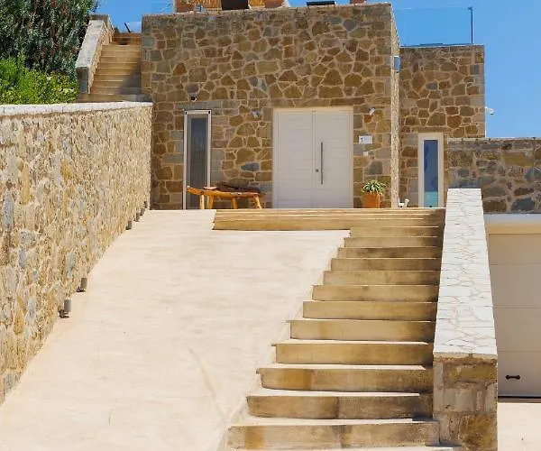 Luxury Pylos With Private Pool Gialova